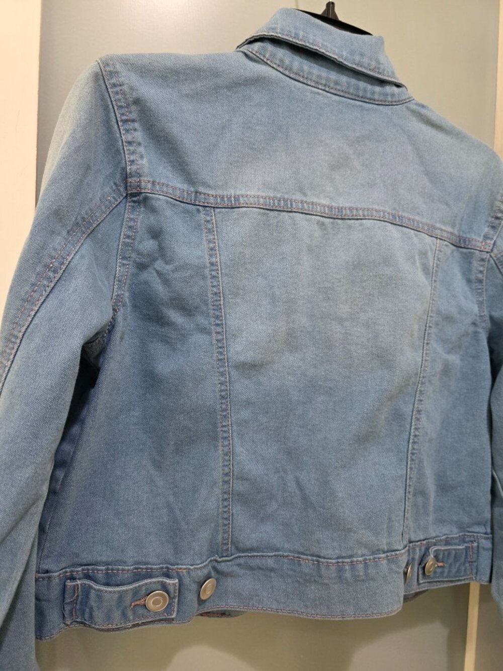 Baccini Light Wash Denim Jean Jacket – Women’s Small Button Front Classic - Picture 12 of 12
